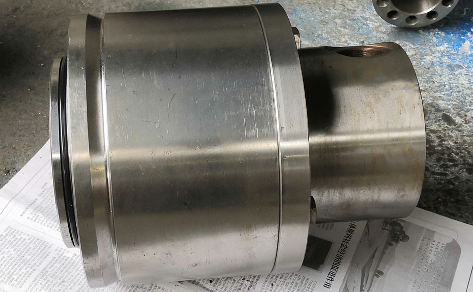 HR630-NA雙級活塞推料離心機油缸蓋總成