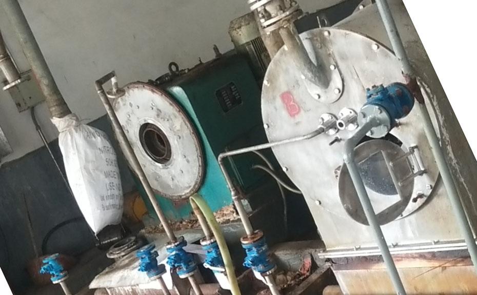HR400雙級活塞推料離心機維修現場